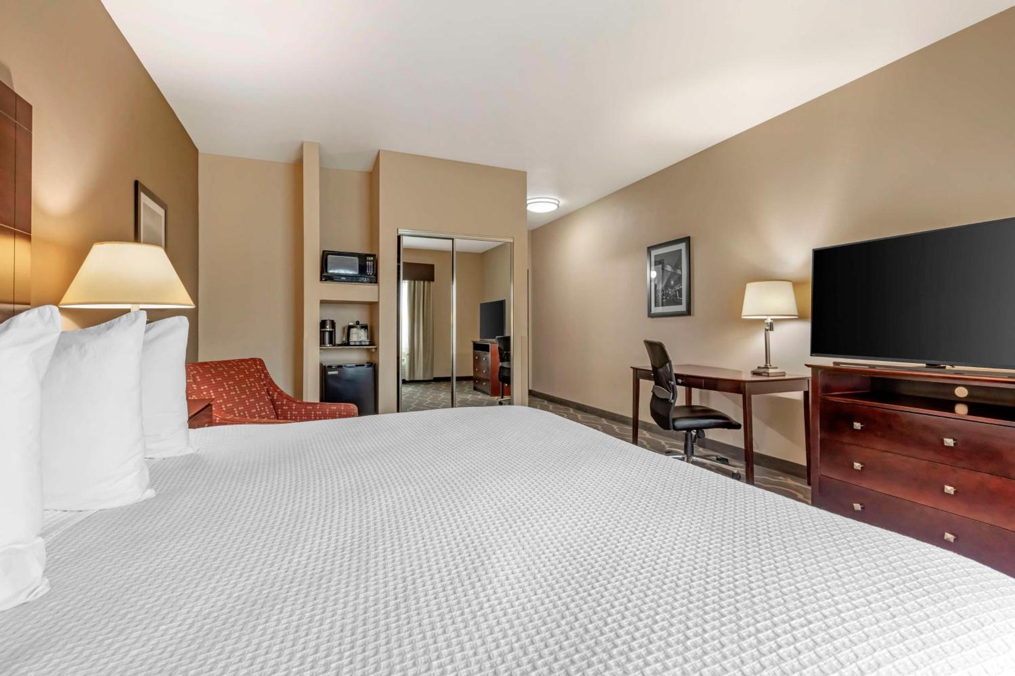 Best Western Plus Burleson Inn & Suites Exteriér fotografie