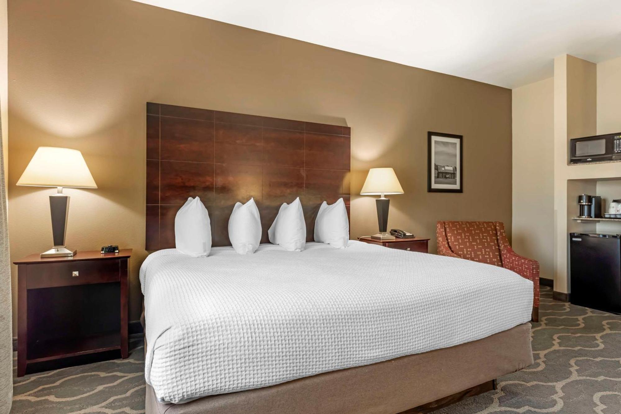 Best Western Plus Burleson Inn & Suites Exteriér fotografie