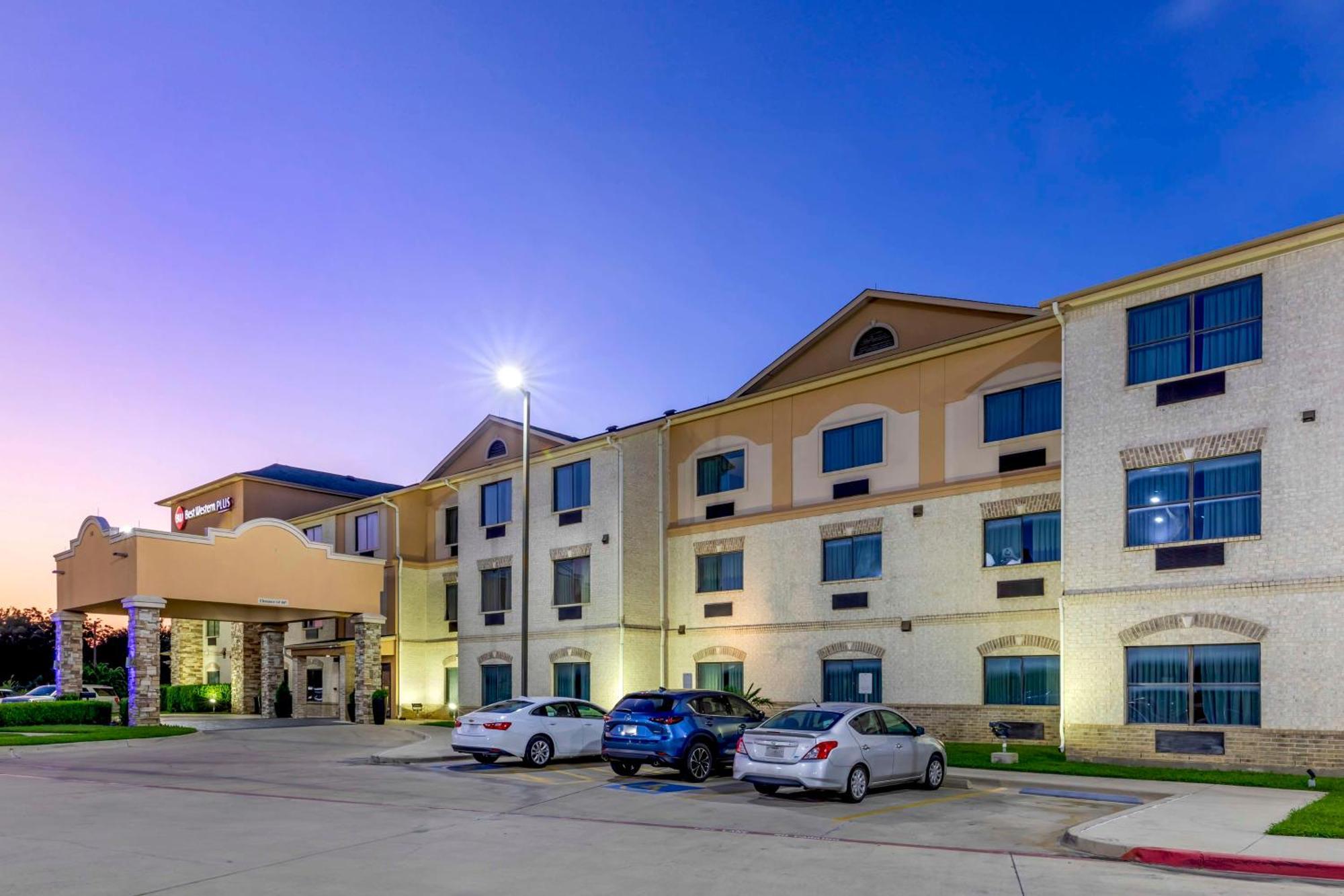 Best Western Plus Burleson Inn & Suites Exteriér fotografie